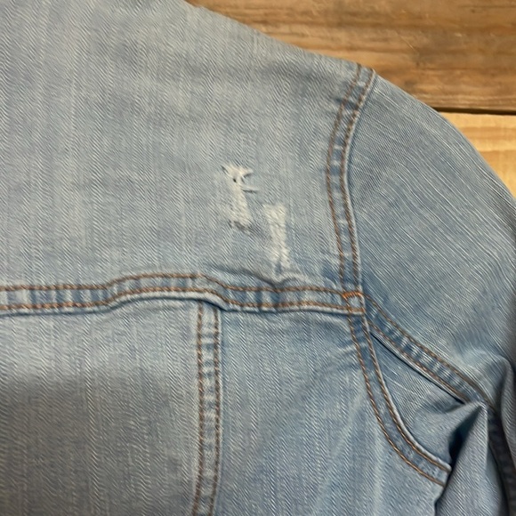 Aeropostale size XS Light Blue Distressed Cropped Stretchy Jean Jacket - Picture 9 of 10